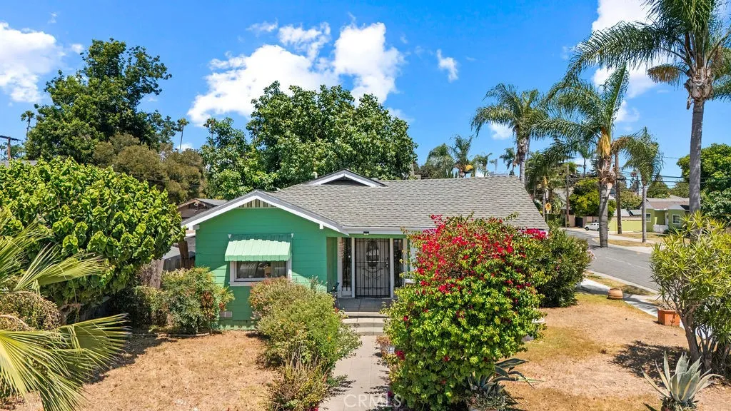 405 W Mcfadden — photo
