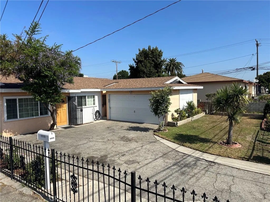 11111 S Osage — photo