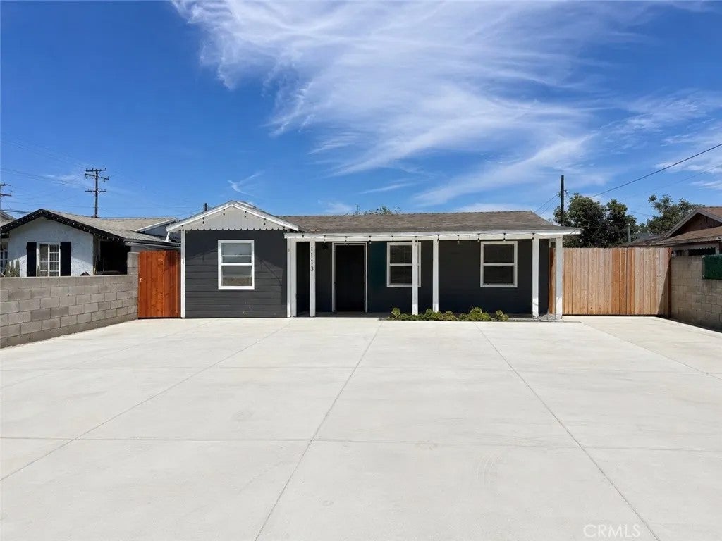 1113 S Golden West Avenue — photo