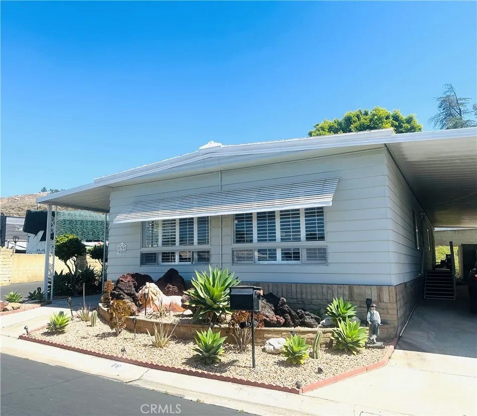 3500 Buchanan 70 — photo