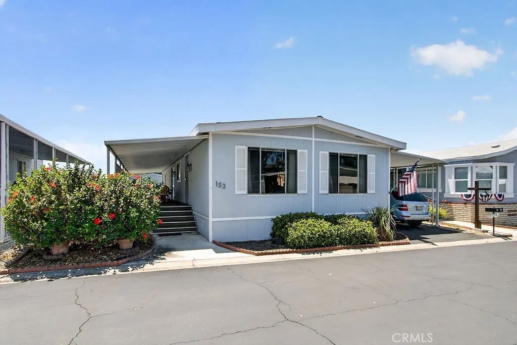 24001 Muirlands 153 — photo