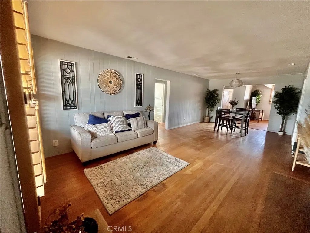 17259 Miller — photo