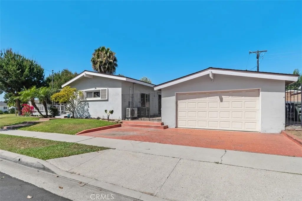 13543 Biola — photo