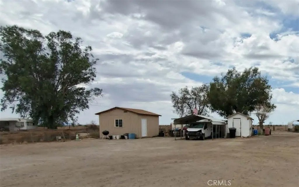 5631 Colorado River Road — photo