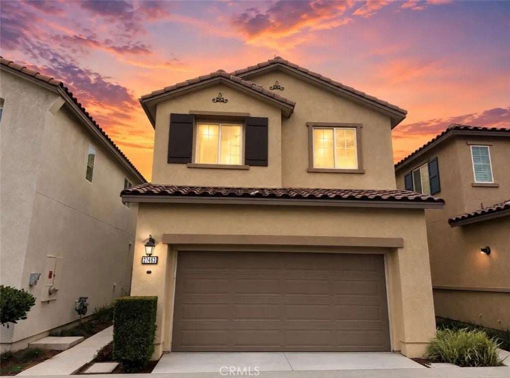 27463 Moonstone — photo