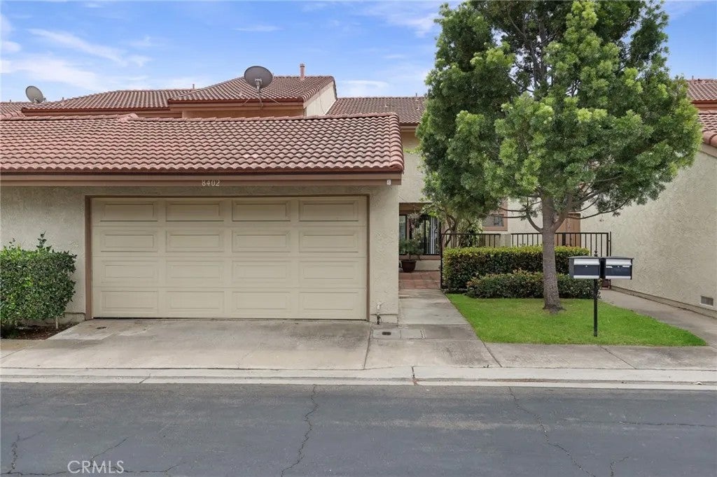 8402 Sunbeam Cir — photo