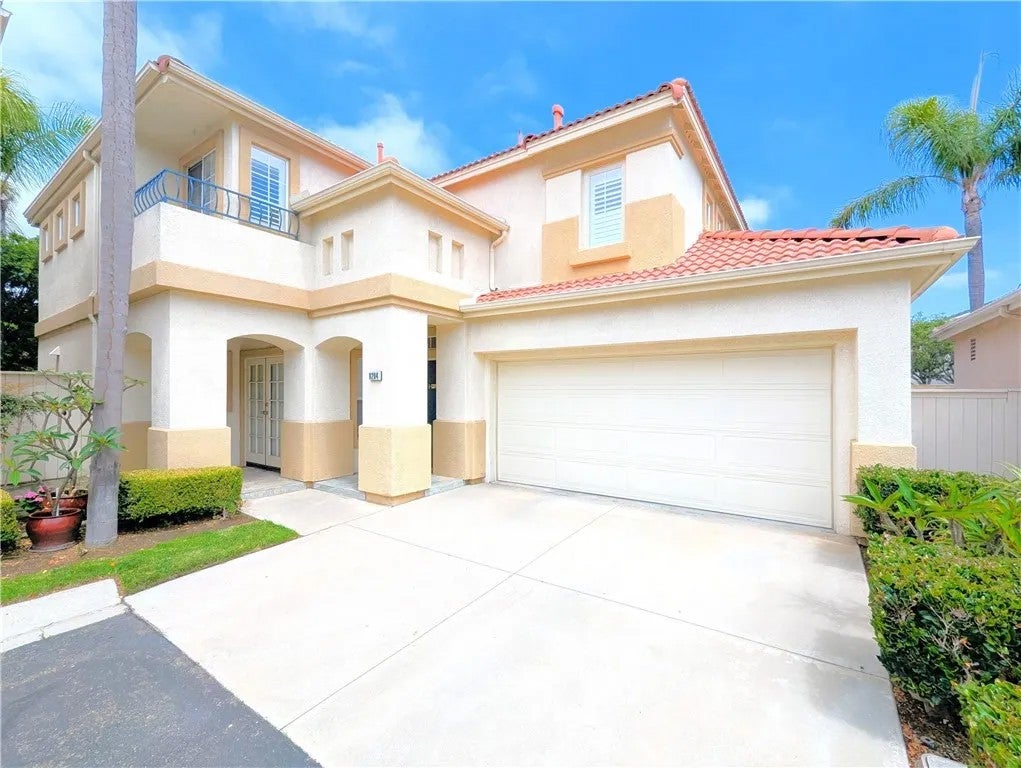 8204 Constantine Drive — photo