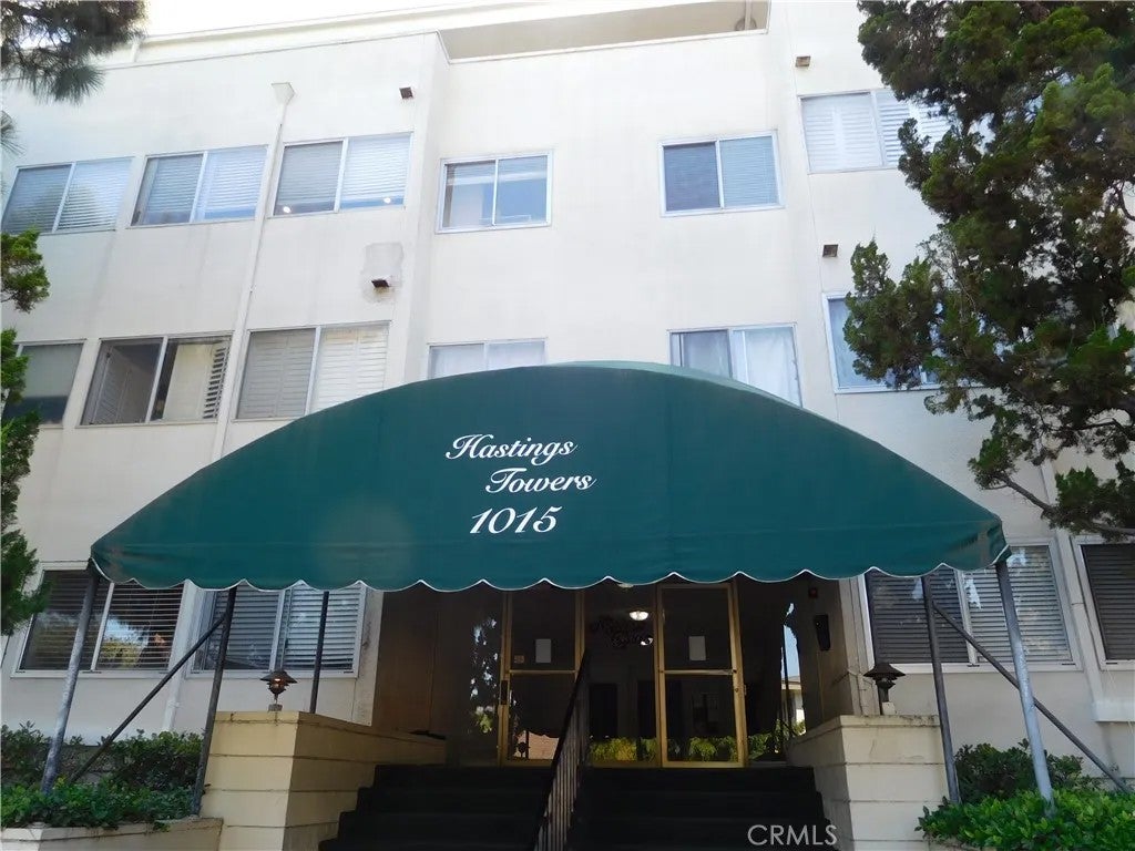 1015 N Michillinda 203 — photo