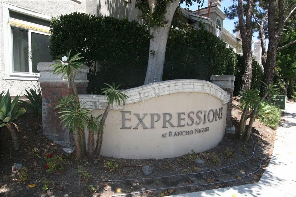 25141 La Jolla F — photo