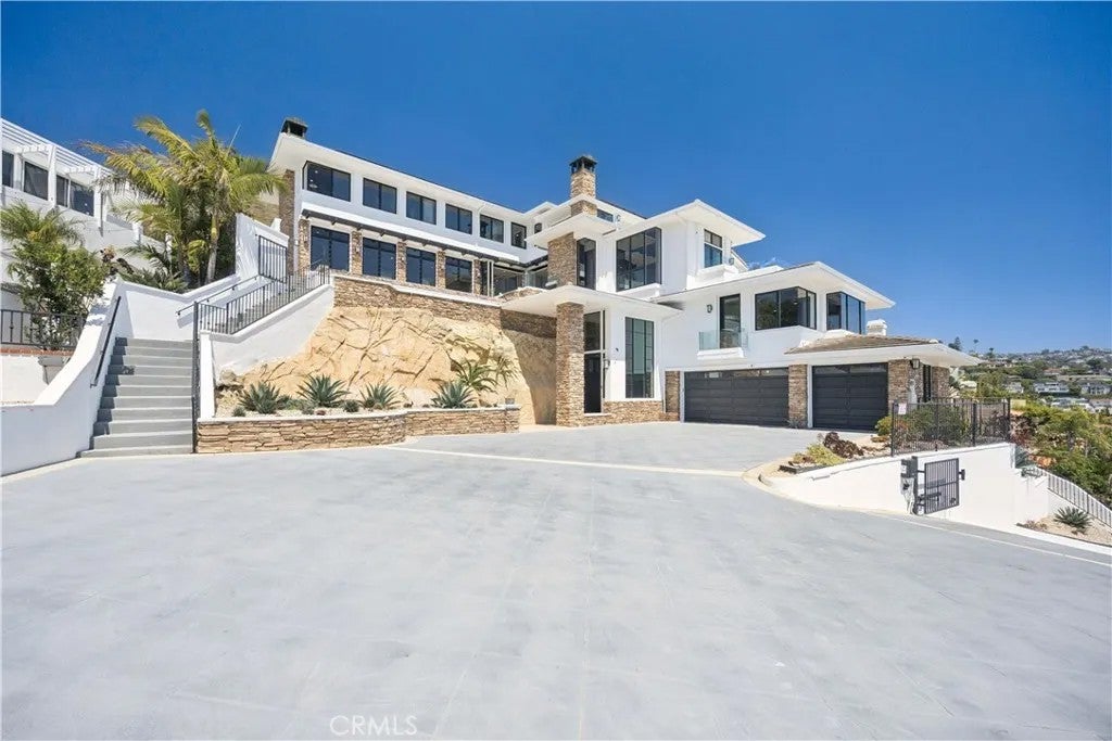 1076 Skyline Drive — photo