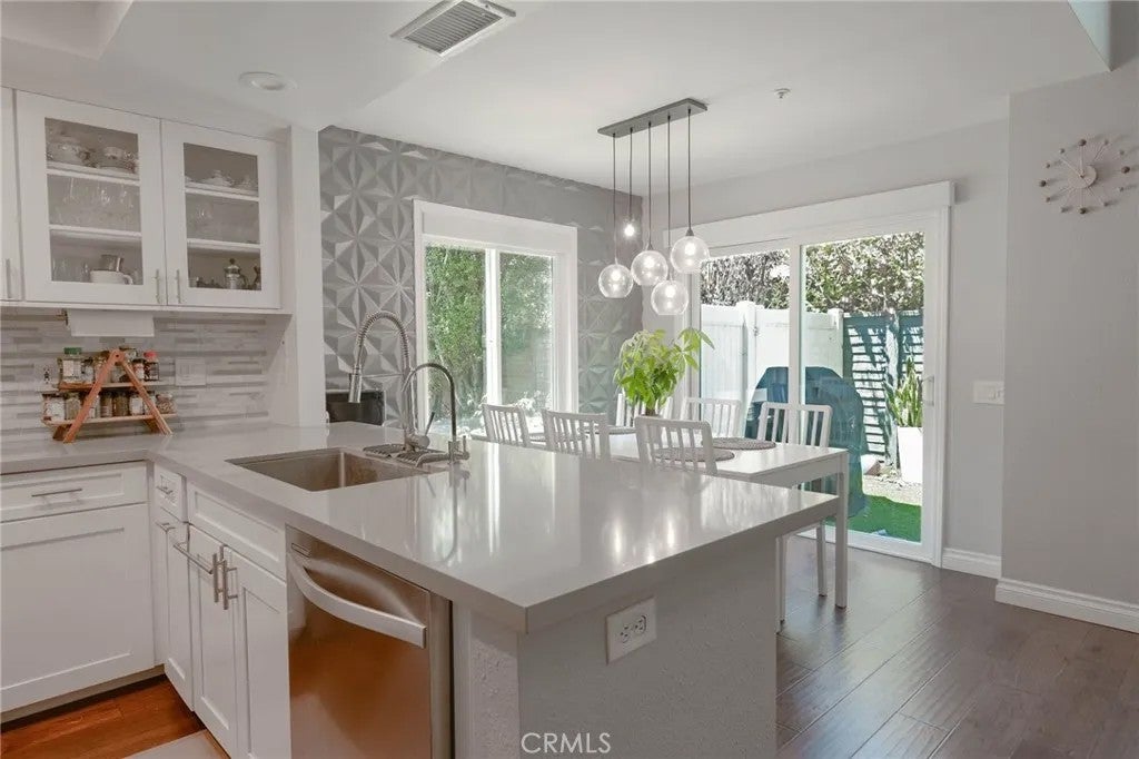 543 Victoria M — photo