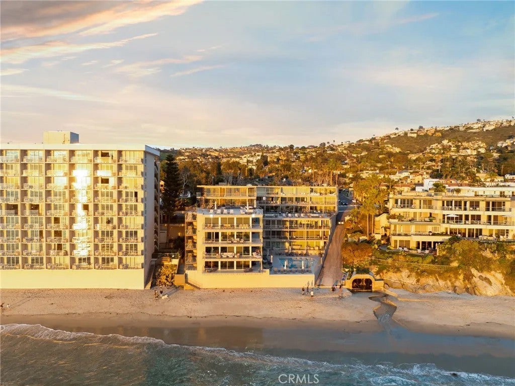 1585 S Coast 47 — photo