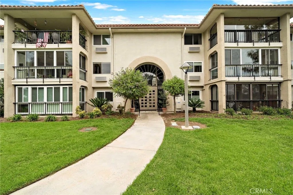 3244 San Amadeo 2a — photo