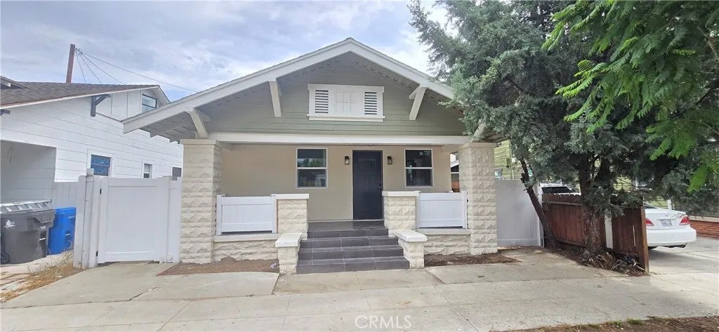 420 Olive — photo