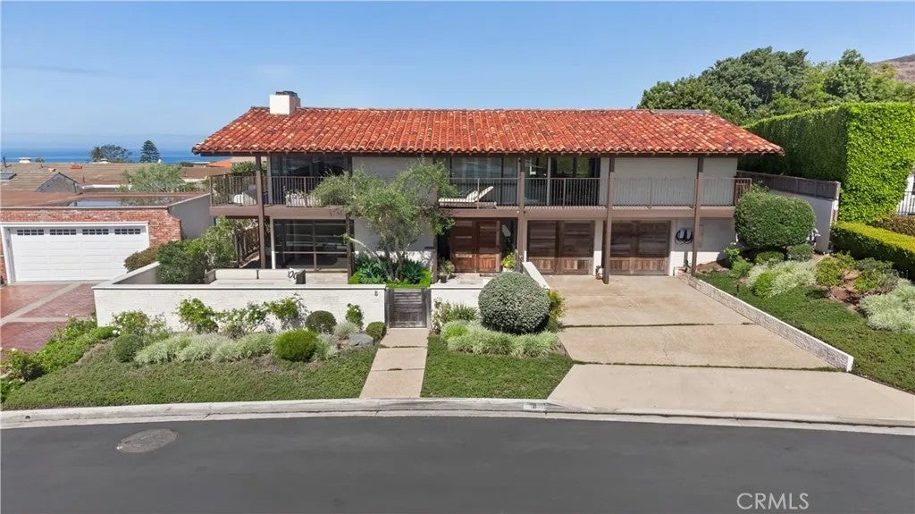 8 Monarch Bay Drive — photo