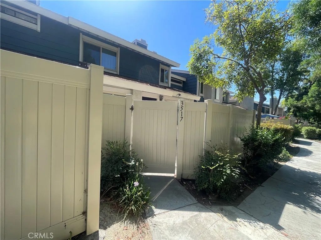 3517 Eucalyptus St — photo