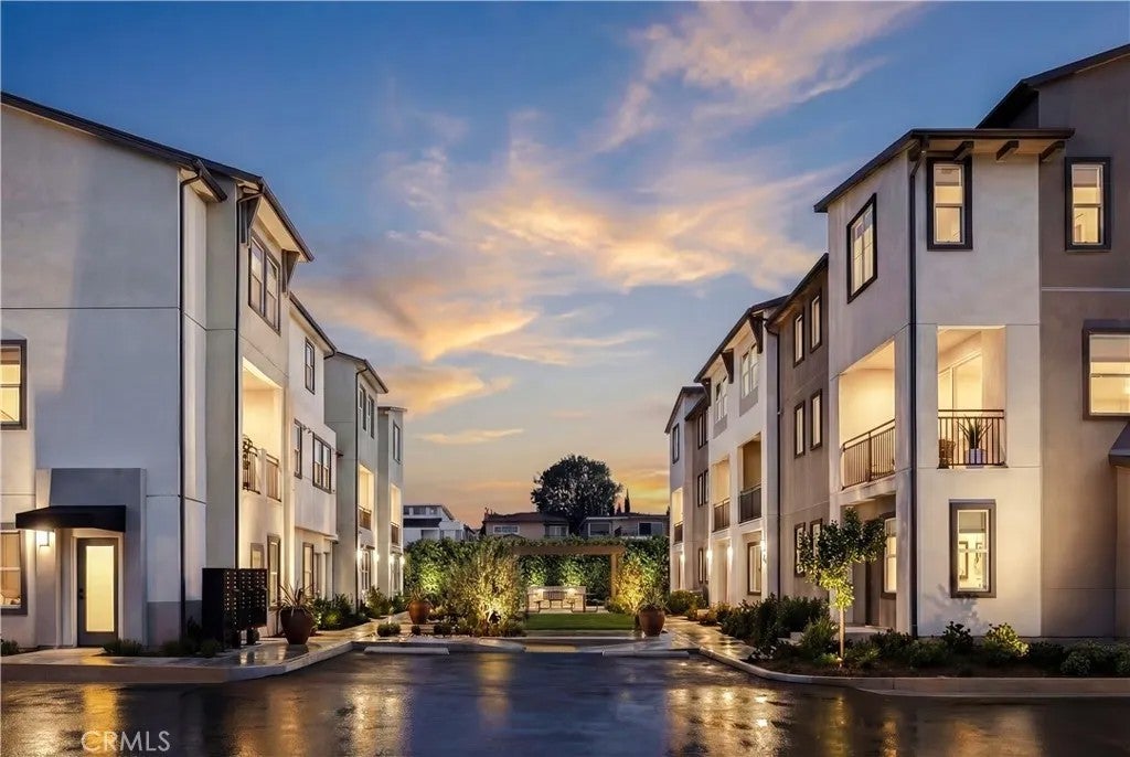 12719 Azure Way 24 — photo