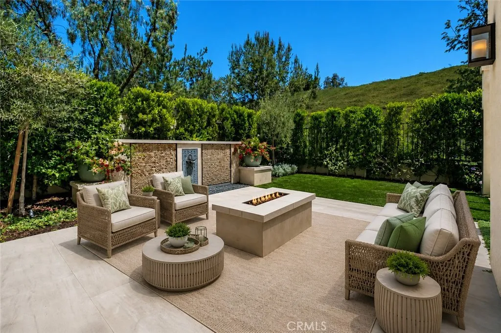 100 Della, Irvine, CA 92602 — photo 3
