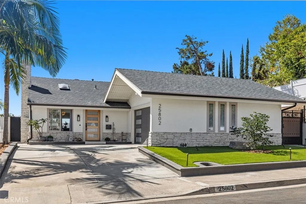 25802 Sycamore — photo