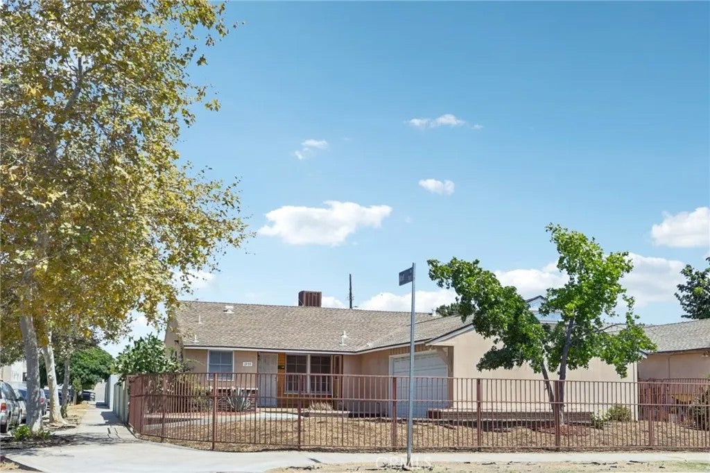 13155 Gault — photo