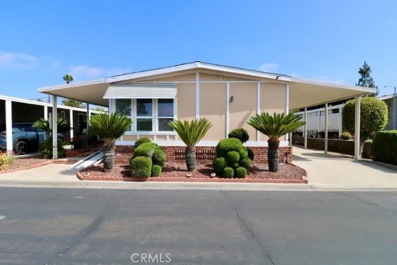 14055 Lake View 14 — photo