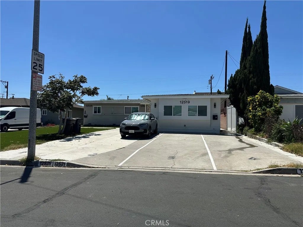 12521 Aristocrat — photo