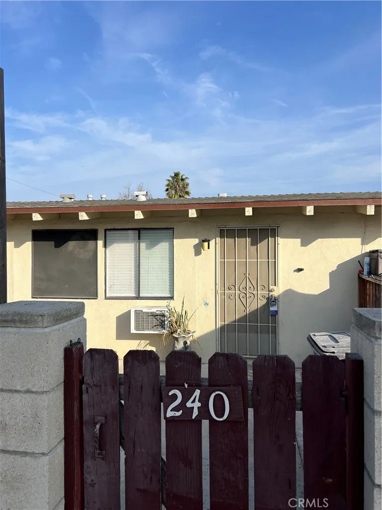 240 W Mayfair — photo