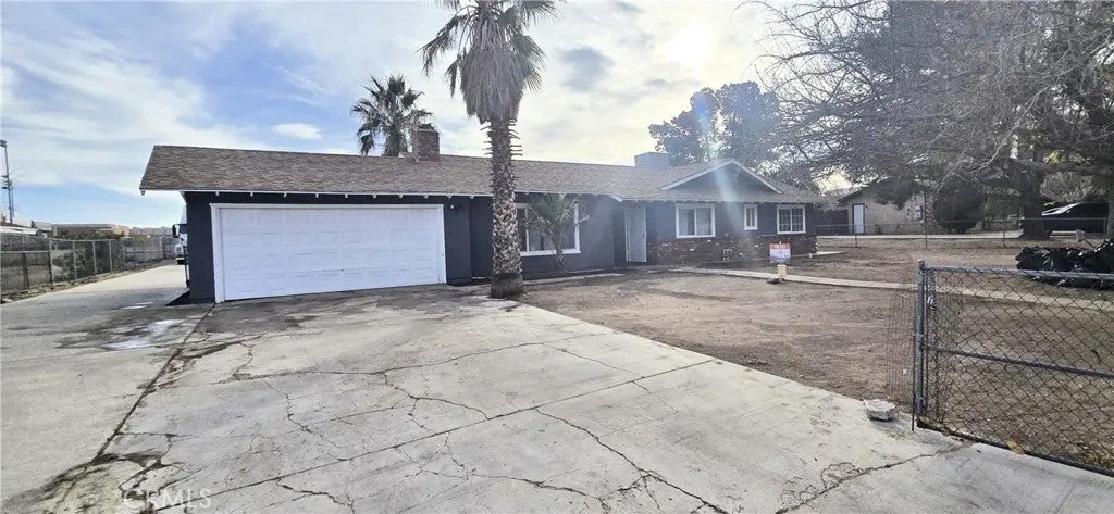 14411 Willow — photo