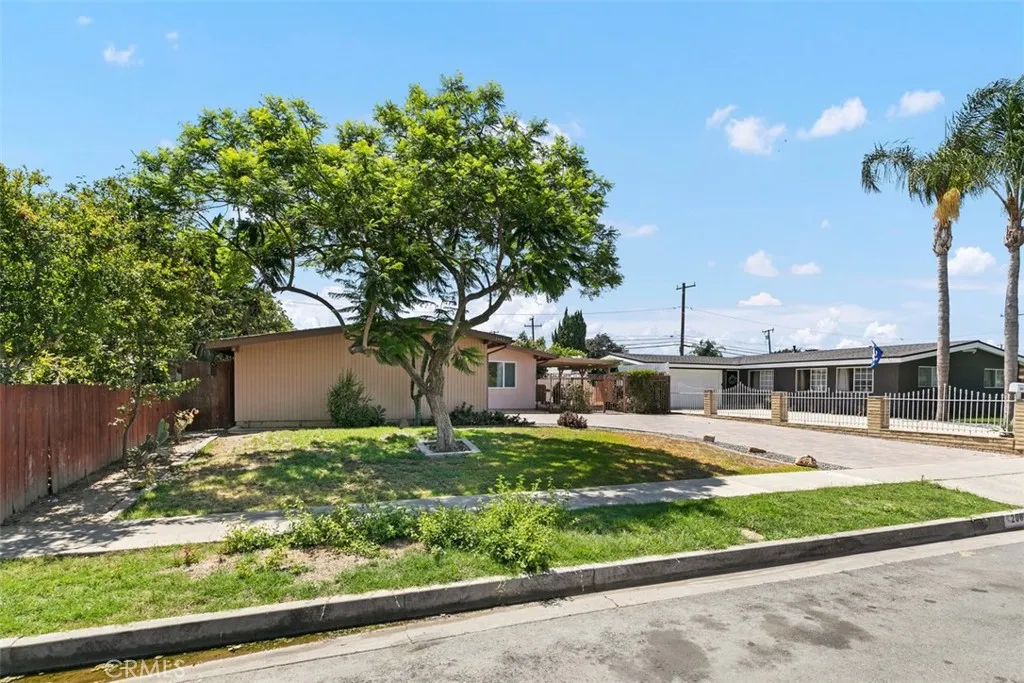 2062 S Rene, Santa Ana, CA 92704 — photo 3