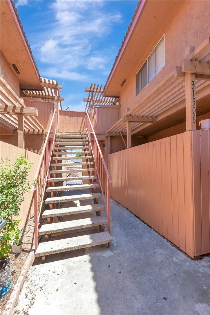 31508 Los Rios 115 — photo