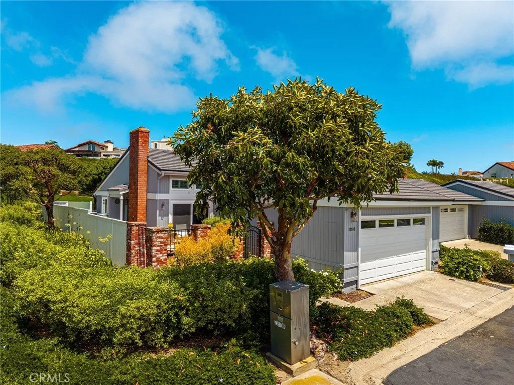 33902 Faeroe Bay — photo