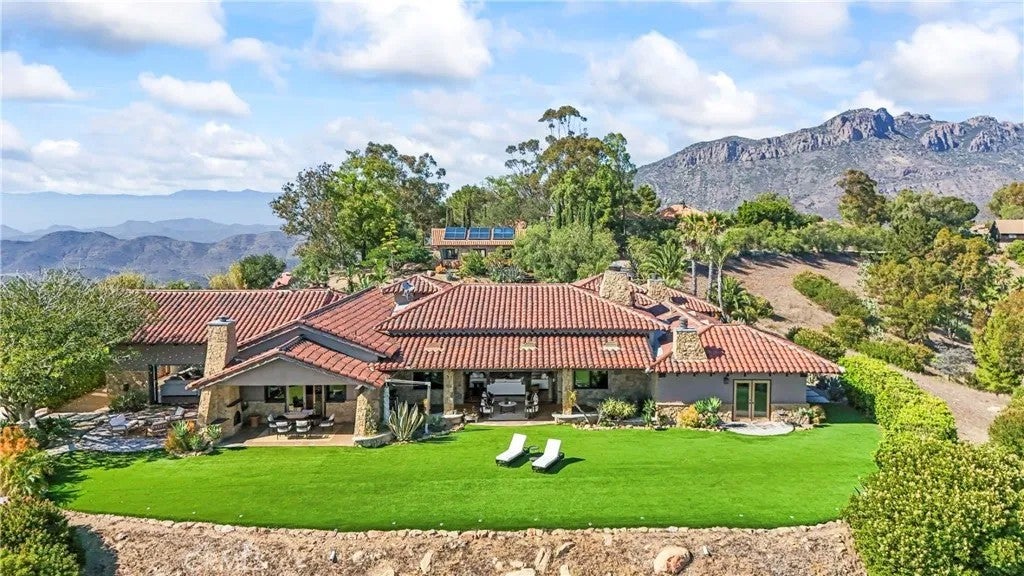 10936 Pacific View — photo