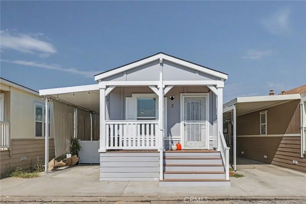 250 W Midway 2 — photo