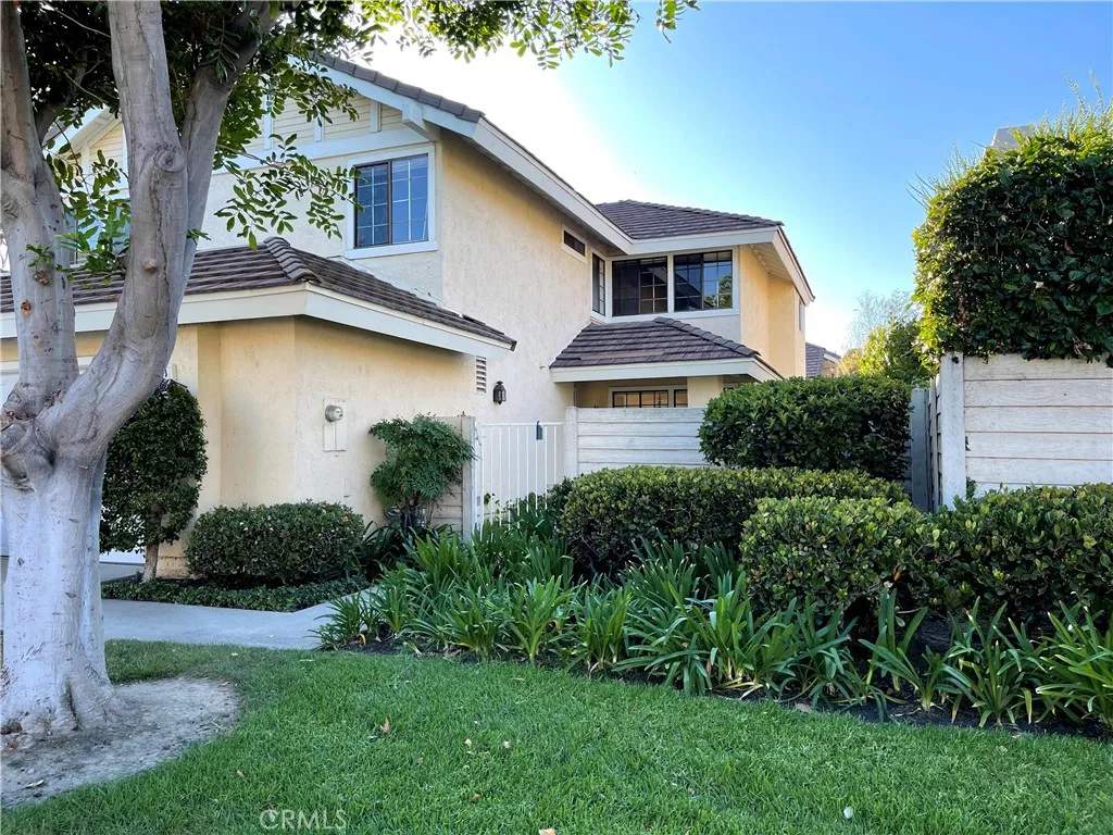 3 Rushingwind #4, Irvine, CA 92614 — photo 2