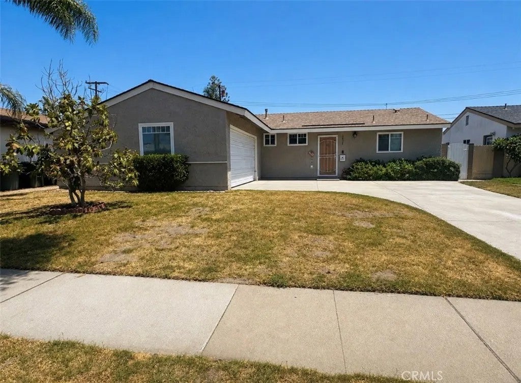 10324 Lorinda — photo