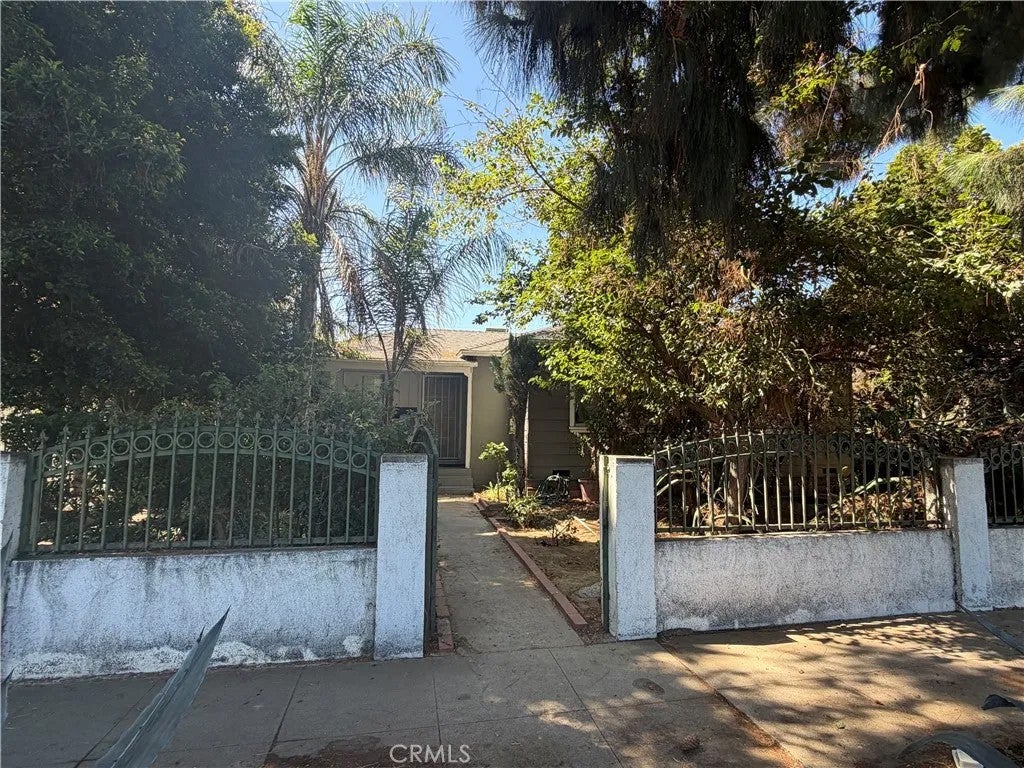 18750 Nordhoff — photo