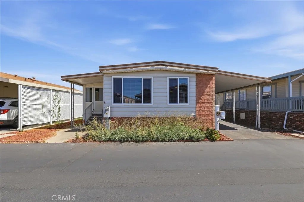 1201 W Valencia Drive 69 — photo