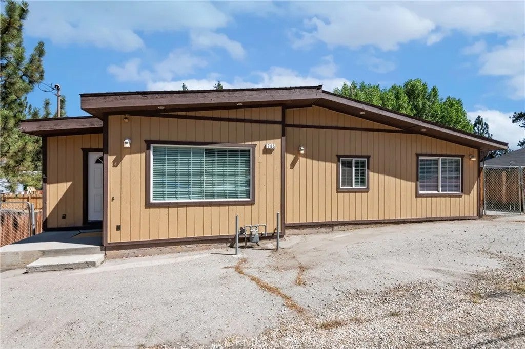 765 W Big Bear Boulevard — photo