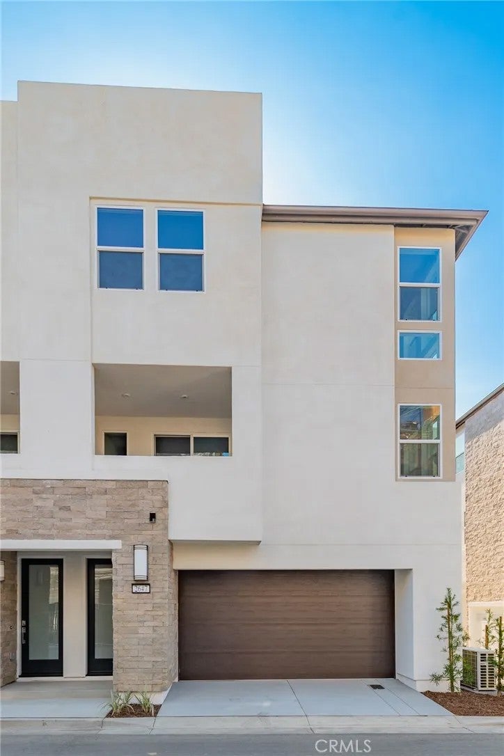 2647 Everly Dr — photo