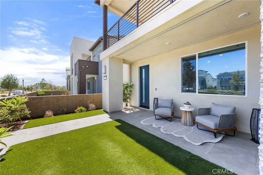 201 Longspur Dr — photo
