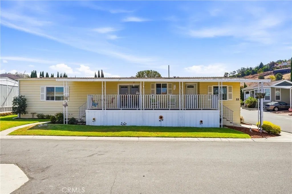 5215 E Chapman 55 — photo