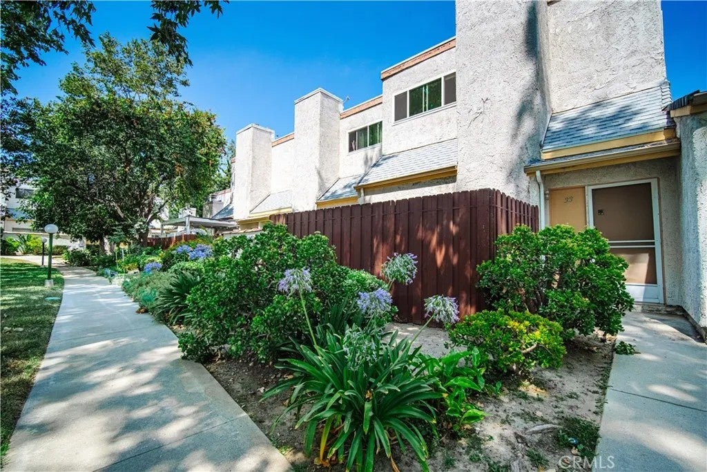 8851 Independence Avenue Apt 33 — photo