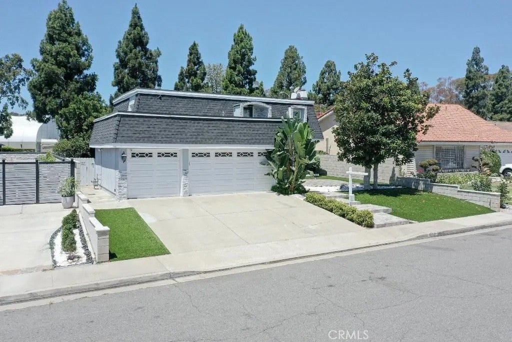 16221 Mount Baden Powell — photo
