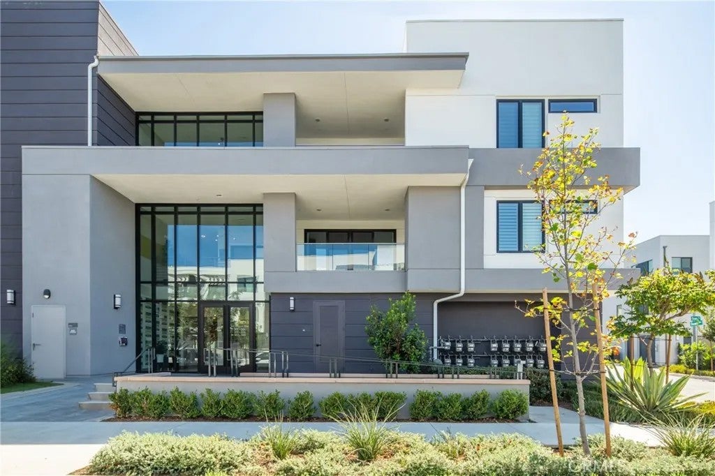 16235 Dawn Way 204 — photo