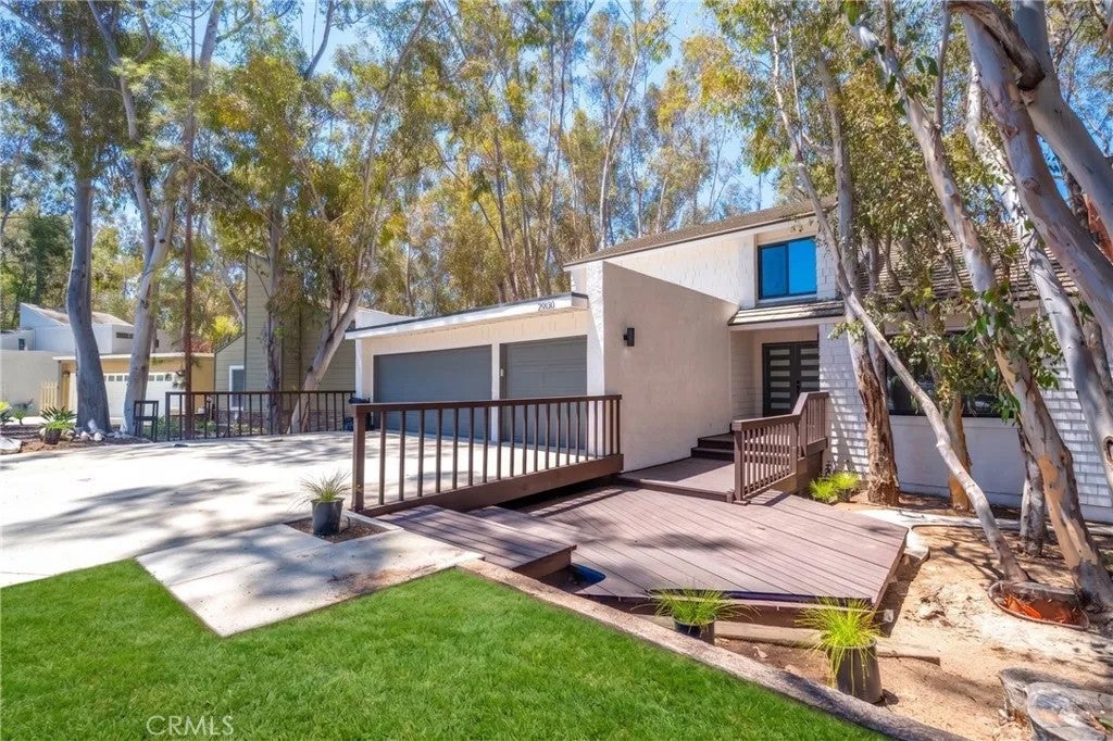 25031 Castlewood — photo