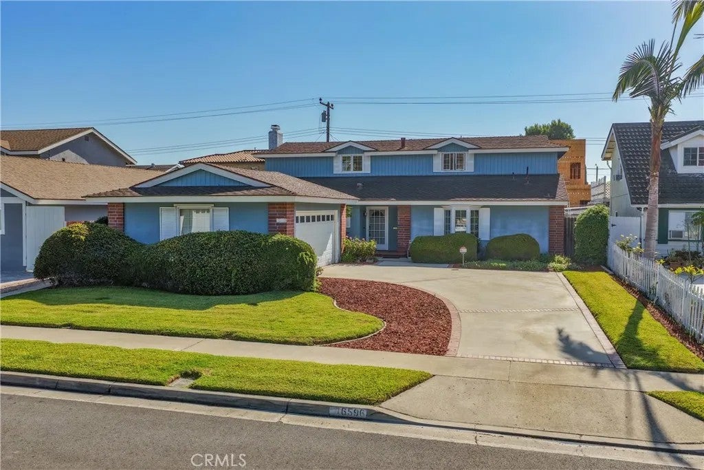 16596 Redwood Cr. — photo