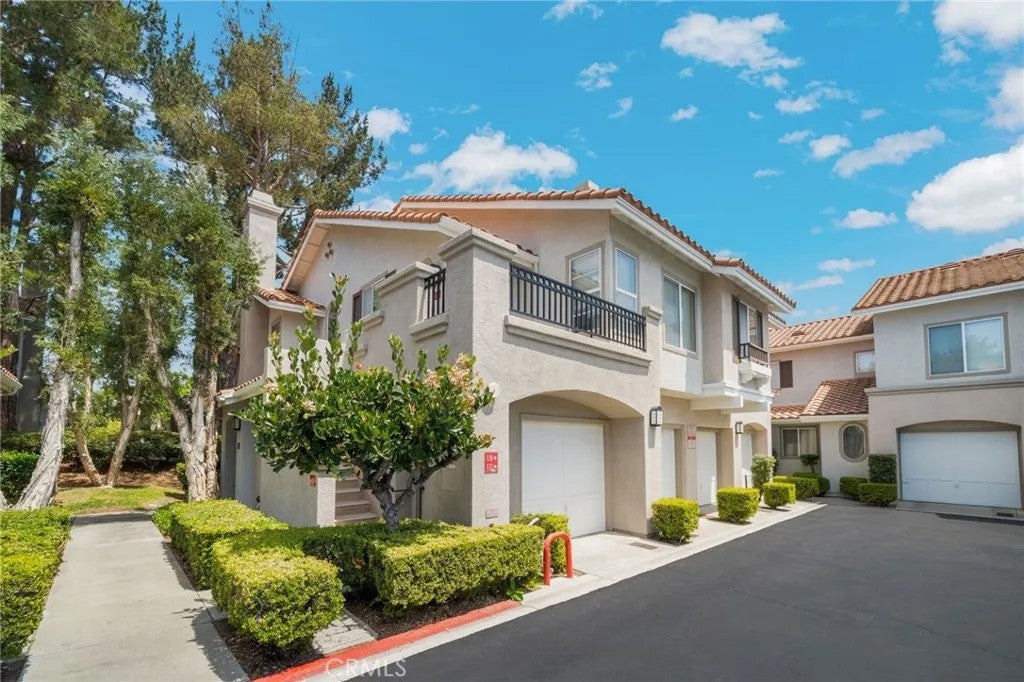 133 California Court — photo