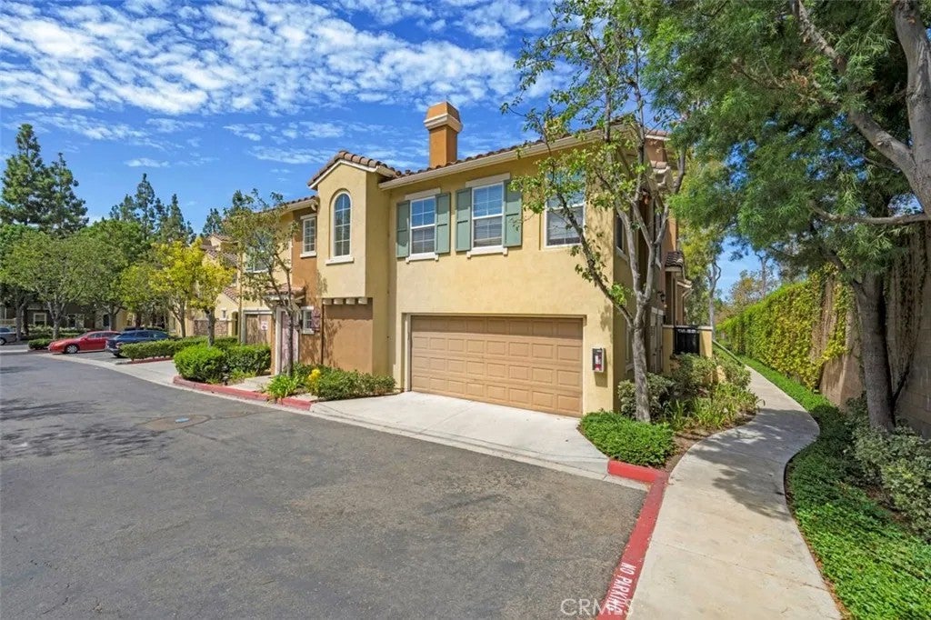 1002 Timberwood — photo