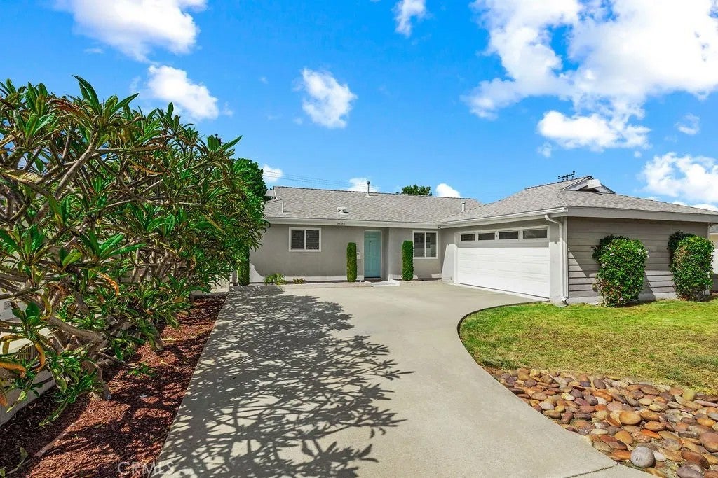 8181 Holland Drive — photo