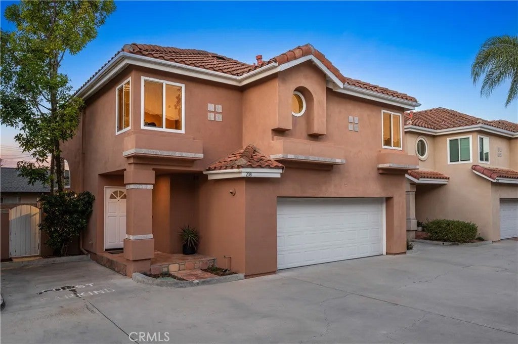 208 Calabria Court — photo